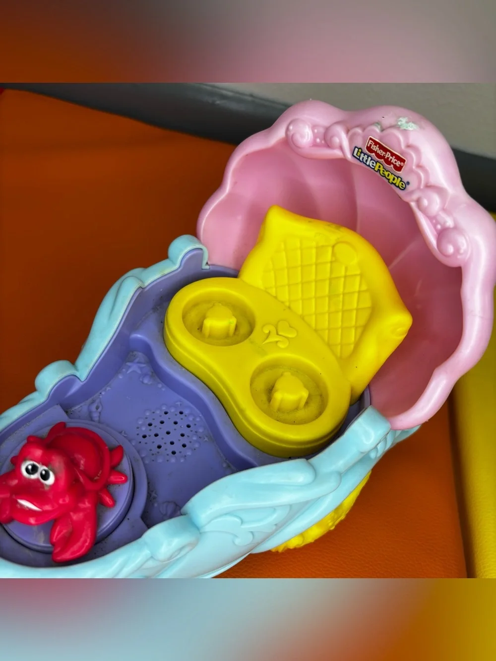 Fisher-Price Little People Disney Princess Ariel’s VintageLight-Up Sea‎ Carriage